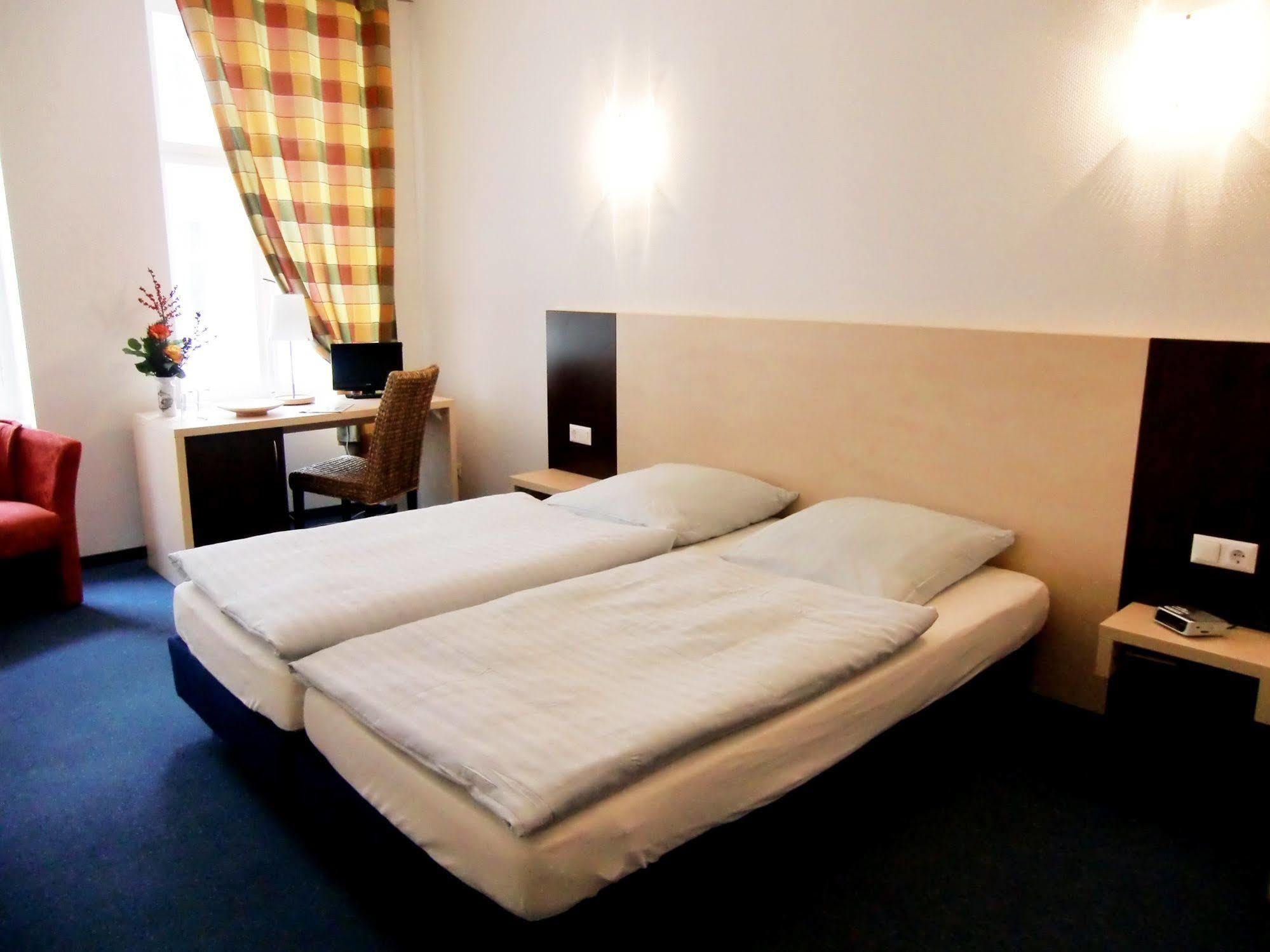Pension Prenzlberg Berlin Exteriör bild
